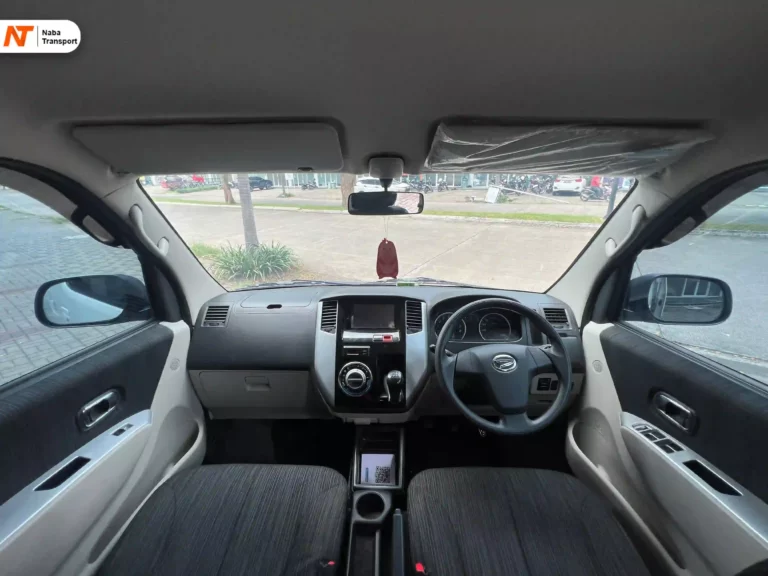 sewa mobil luxio