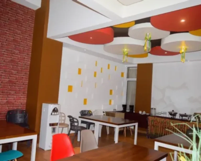 Area tempat makan by Tiket.com