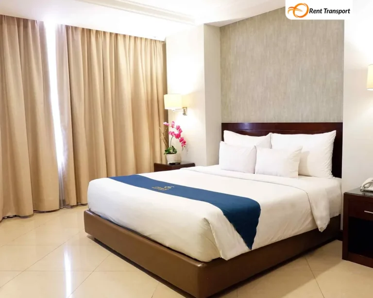 Gold room source by gragehotelcirebon.com