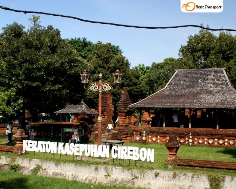 Keraton kesepuhan cirebon source by wikipedia.com