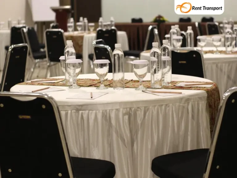 restoran hotel dewanti cirebon source by agoda.com