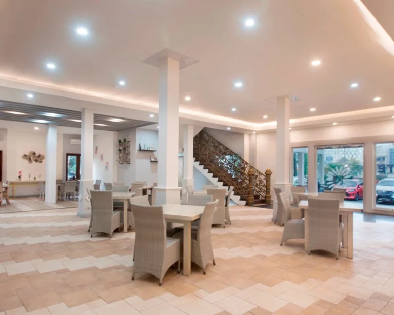 Restoran hotel tryas cirebon by Treveloka.com