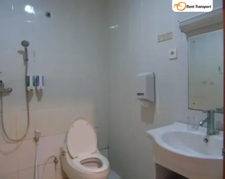 Toilet Deluks Double by Tiket.com