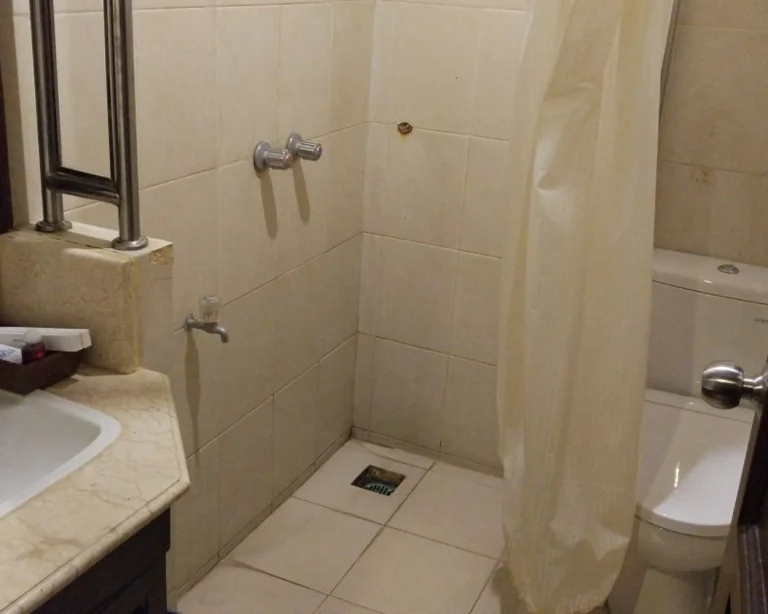 Toilet superior by Trivadvisor