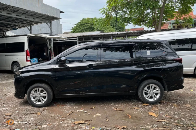 Tampak Kiri - Toyota Avanza - 2024 - D 1062 YX