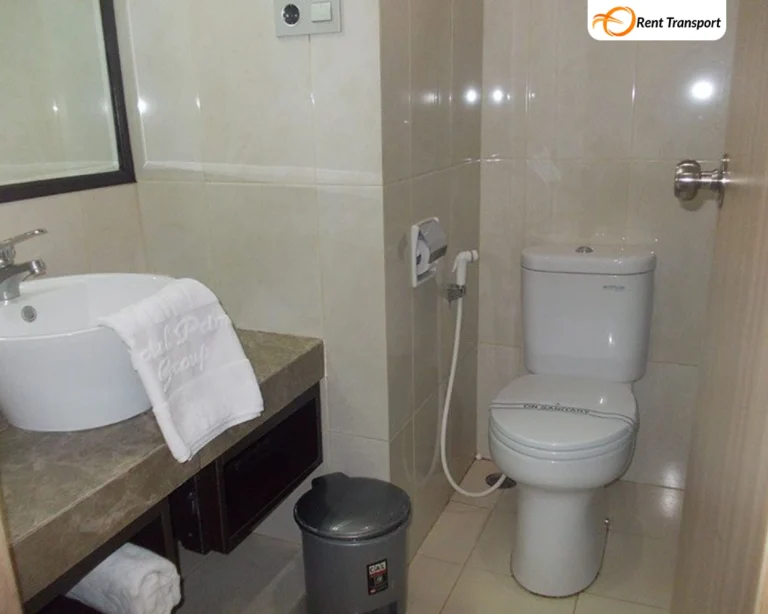 Toilet- superior by Hotel primacirebon.com-new
